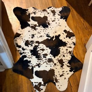 Cowhide Accent Rug - Brown and White Spot